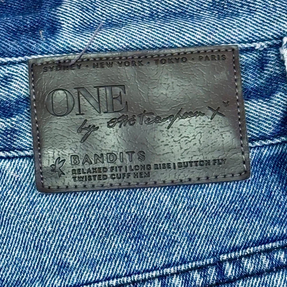 One x OneTeaspoon Bandits Denim Shorts Size 27‎ Distressed High Rise Cutoff
